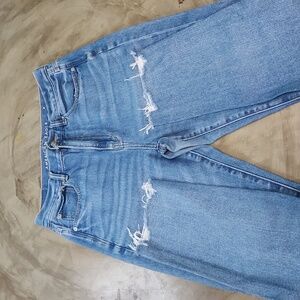 American Eagle Mom jeans Size 8 regular
